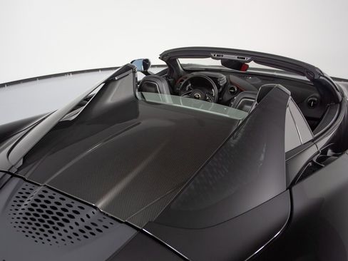Used 2024 McLaren 750S Spider image 40