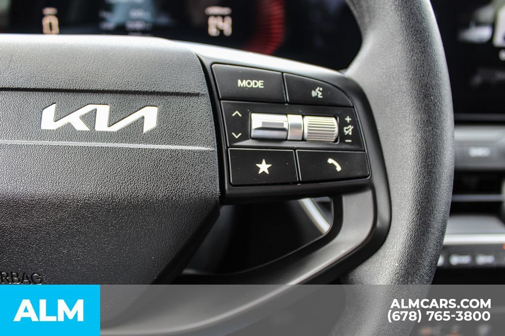 Used 2025 Kia K4 FWD image 26