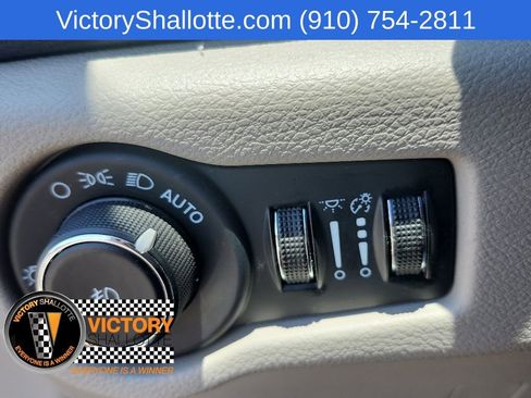 Certified 2023 Chrysler Pacifica Touring-L FWD image 14
