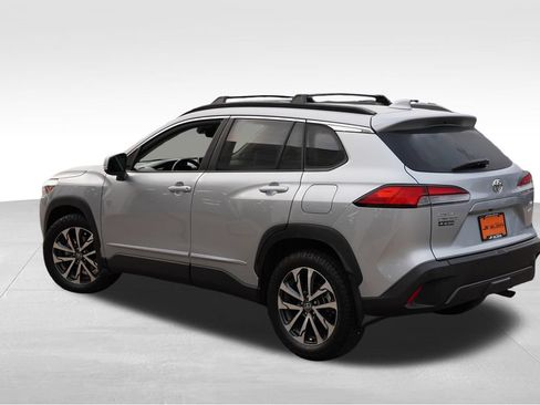 Used 2024 Toyota Corolla Cross XLE w/ Convenience Package AWD/4WD image 7