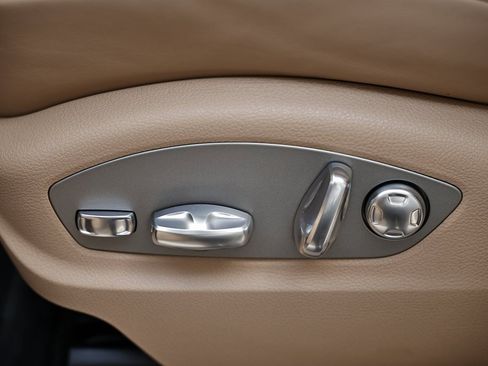 New 2026 Porsche Macan image 27