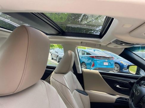 Used 2021 Lexus ES 350 w/ Accessory Package 2 image 10