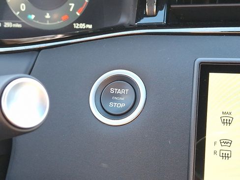 Used 2026 Land Rover Range Rover Evoque Dynamic SE image 26