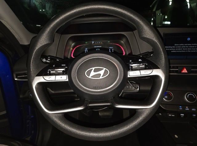 Used 2025 Hyundai Elantra SE FWD image 10