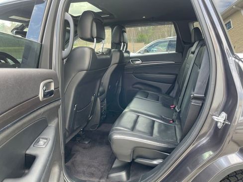 Used 2018 Jeep Grand Cherokee Limited image 17