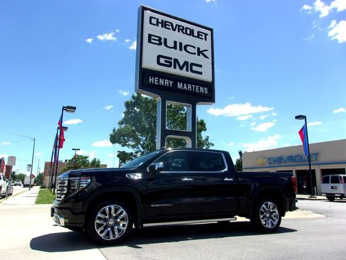 Certified 2024 GMC Sierra 1500 Denali w/ Denali Reserve Package AWD/4WD image 1