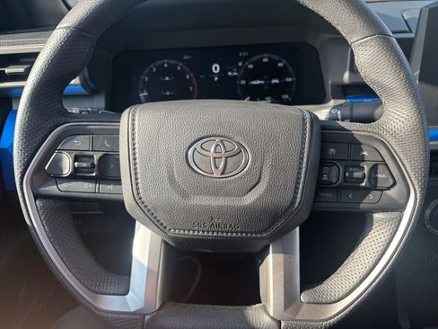 Used 2025 Toyota Tacoma TRD Off-Road image 25