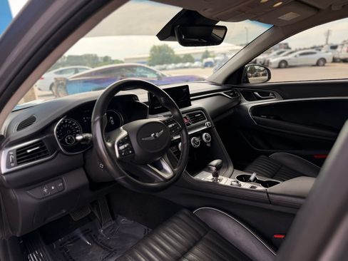 Used 2022 Genesis G70 3.3T RWD image 13