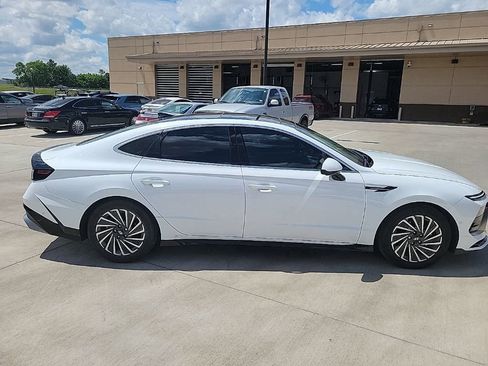 Used 2025 Hyundai Sonata Limited image 3
