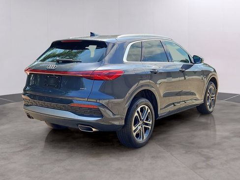 Certified 2025 Audi Q5 Premium w/ Convenience Package AWD/4WD image 4