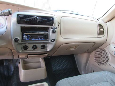 Used 2001 Ford Explorer Sport Trac 2WD image 36