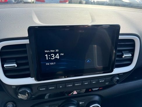 Certified 2025 Hyundai Venue Limited FWD image 20