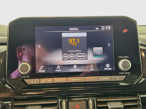 Used 2025 Nissan Pathfinder SV FWD image 27