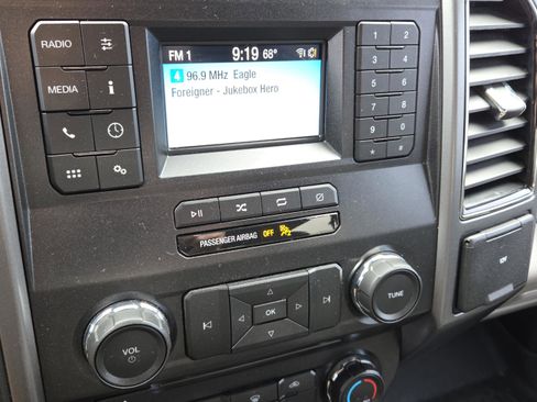 Used 2018 Ford F150 XLT image 23