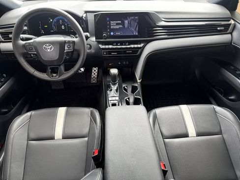 Used 2025 Toyota Camry SE FWD image 10