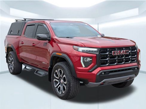 Used 2023 GMC Canyon AT4 w/ Technology Package image 8