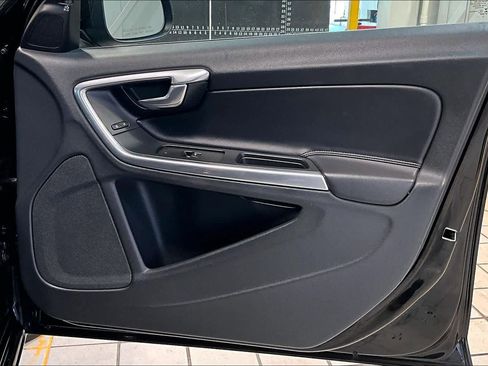 Used 2016 Volvo V60 T5 Premier image 22