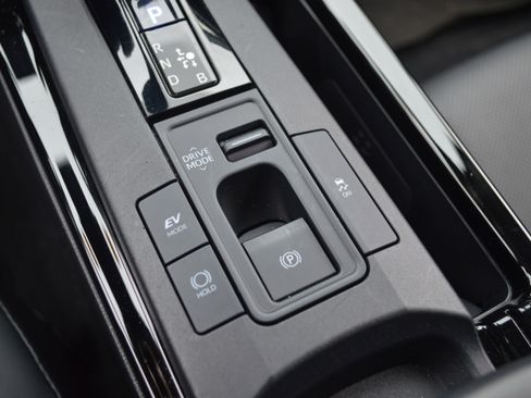 Used 2023 Toyota Prius Limited image 21