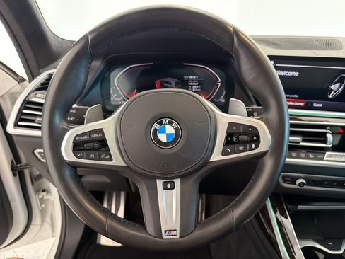Used 2021 BMW X7 xDrive40i w/ M Sport Package AWD/4WD image 11