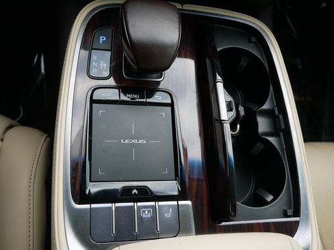 Used 2020 Lexus LS 500 AWD image 25