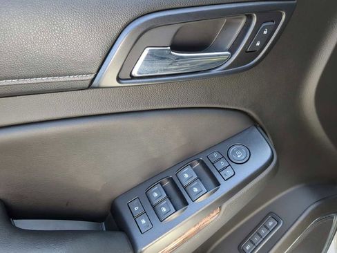 Used 2018 Chevrolet Tahoe Premier AWD/4WD image 12