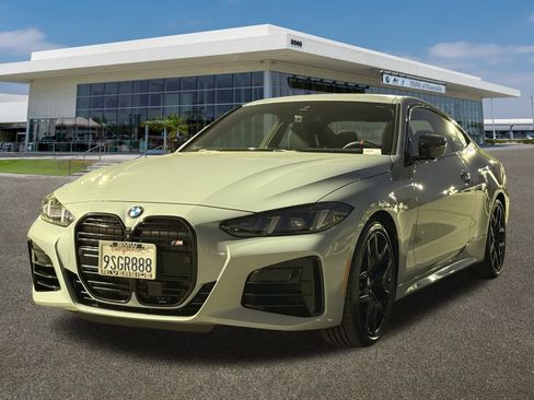 Used 2025 BMW M440i Coupe w/ Premium Package image 4