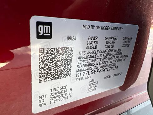 Used 2025 Chevrolet Trax RS w/ Sunroof Package FWD image 28