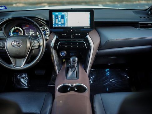 Used 2022 Toyota Venza XLE image 20