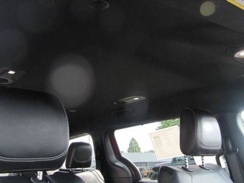 Certified 2025 Chrysler Pacifica Select FWD image 17