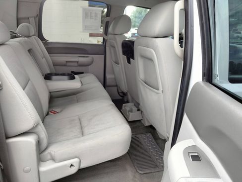 Used 2011 GMC Sierra 3500 SLE w/ SLE Preferred Package image 13