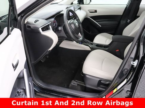 Certified 2025 Toyota Corolla Cross LE image 14