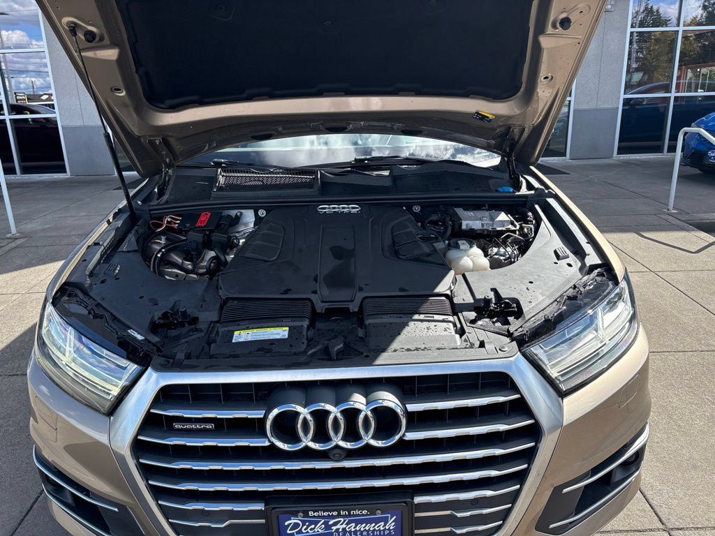 Used 2018 Audi Q7 3.0T Prestige w/ Prestige Package AWD/4WD image 3