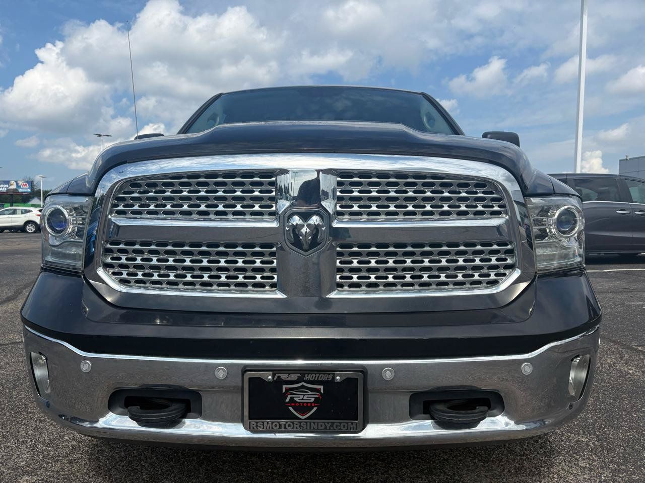 Used 2017 RAM 1500 Laramie RWD image 4