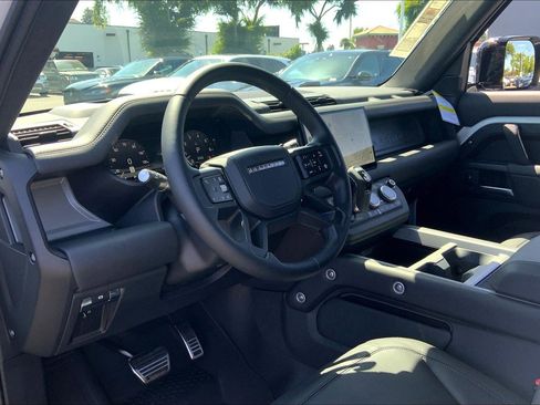 New 2025 Land Rover Defender 110 V8 image 9