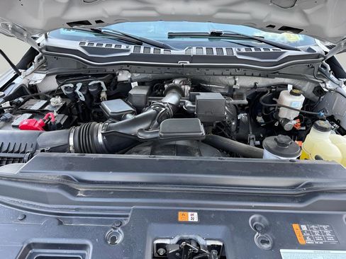 Used 2022 Ford F250 XL w/ Power Equipment Group image 9