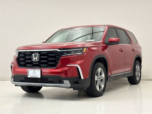 Used 2025 Honda Pilot EX-L image 2