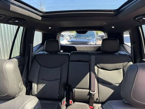 Used 2025 Cadillac XT6 Premium Luxury w/ Technology Package AWD/4WD image 21