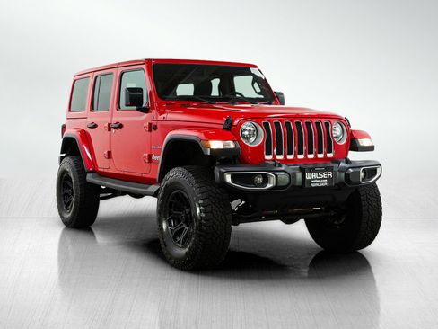 Used 2018 Jeep Wrangler Unlimited Sahara w/ Dual Top Group AWD/4WD image 7