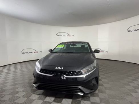 Certified 2024 Kia Forte LXS w/ LXS Technology Package image 3