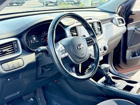 Used 2019 Kia Sorento AWD V6 w/ Option Group 020 image 4