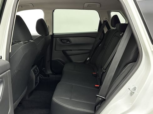 Used 2024 Nissan Rogue S image 24