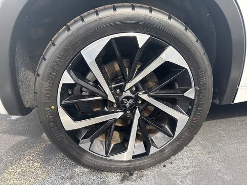 Used 2024 Mitsubishi Outlander SEL Black Edition image 5