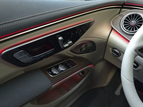 Used 2022 Mercedes-Benz EQS 450+ Sedan image 27