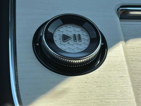 New 2025 Volvo EX90 Ultra w/ Protection Package Premier image 35