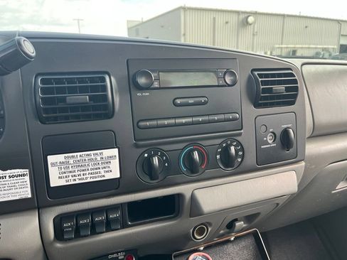 Used 2006 Ford F350 XL AWD/4WD image 21