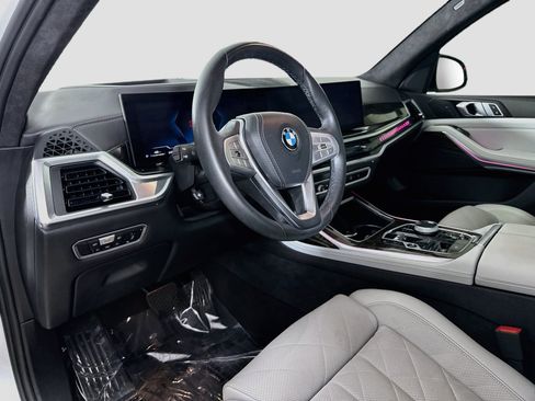 Used 2023 BMW X7 xDrive40i w/ Parking Assistance Package AWD/4WD image 23