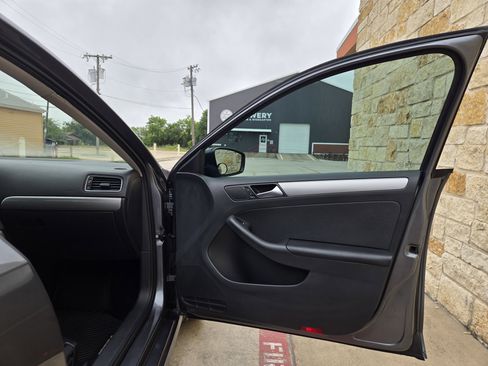 Used 2015 Volkswagen Jetta SE FWD image 8