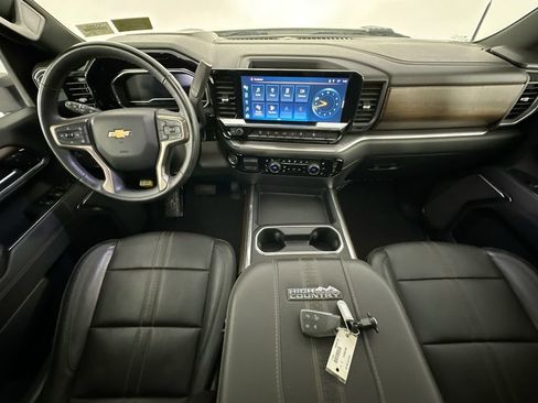 Used 2024 Chevrolet Silverado 2500 High Country w/ High Country Premium Package AWD/4WD image 10