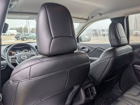 Used 2022 Jeep Cherokee Latitude image 24