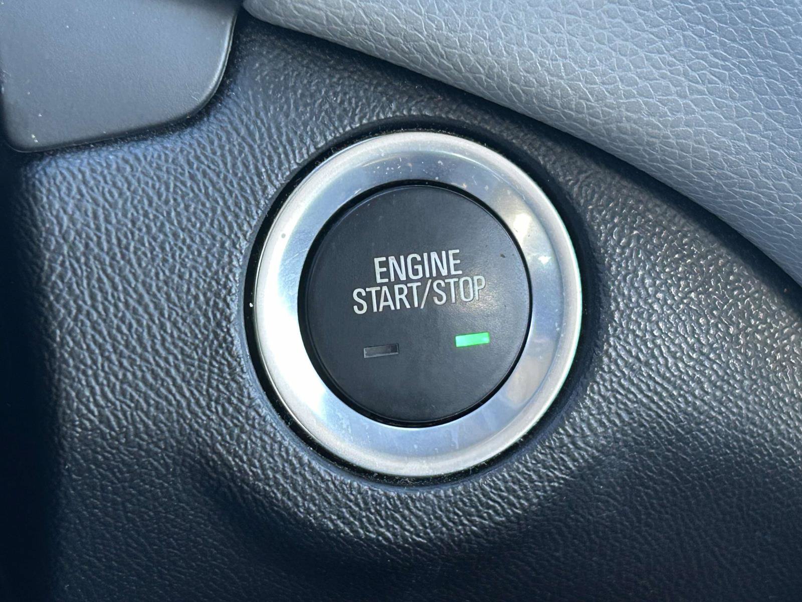 Used 2018 Chevrolet Equinox LS FWD image 25